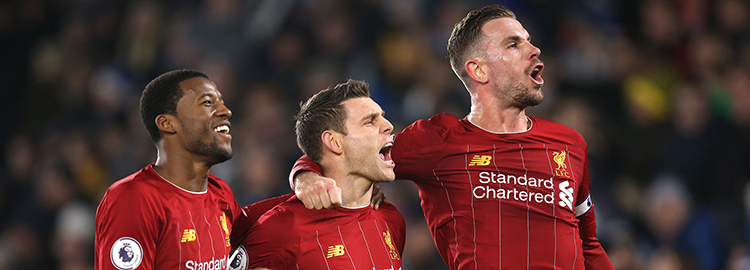 Liverpool atropela o Leicester e dispara na liderança da Premier League