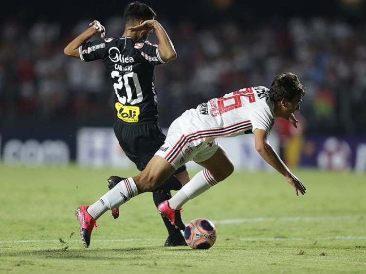 Flamengo é campeão, Grêmio vence Gre-Nal e Majestoso tem polêmica no apito