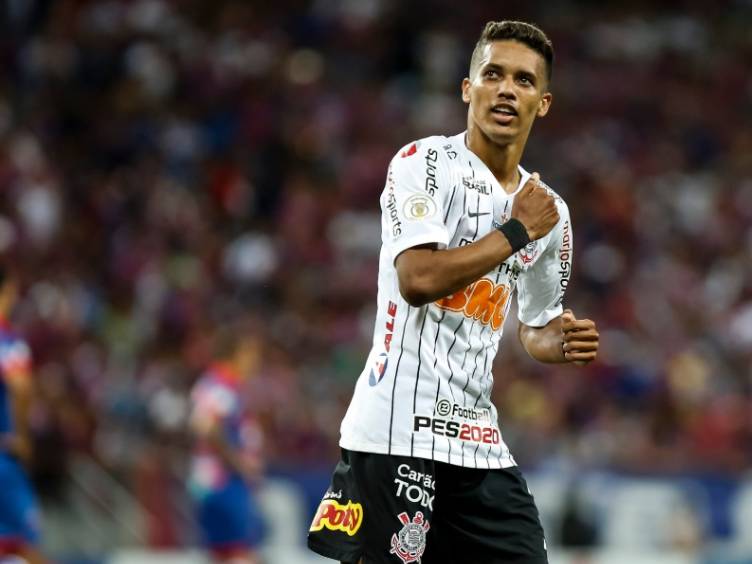 Corinthians antecipa dinheiro por Pedrinho; câmbio elevou valor