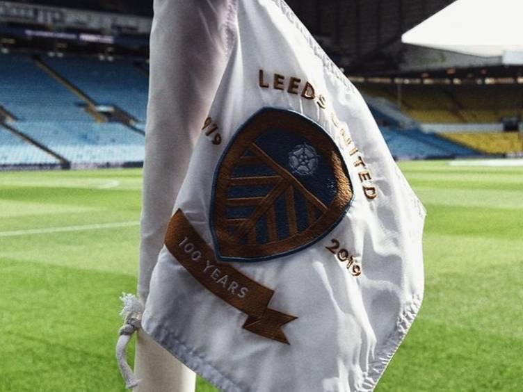 Tradicional Leeds United está de volta à Premier League