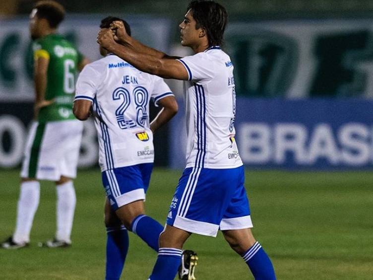 Cruzeiro vence segunda e zera pontuação na Série B