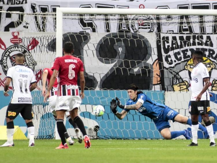 Corinthians vence São Paulo e ajuda Atlético-MG e Flamengo