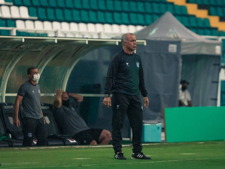 Figueirense, Paraná, Botafogo-SP e Oeste caem para Série C