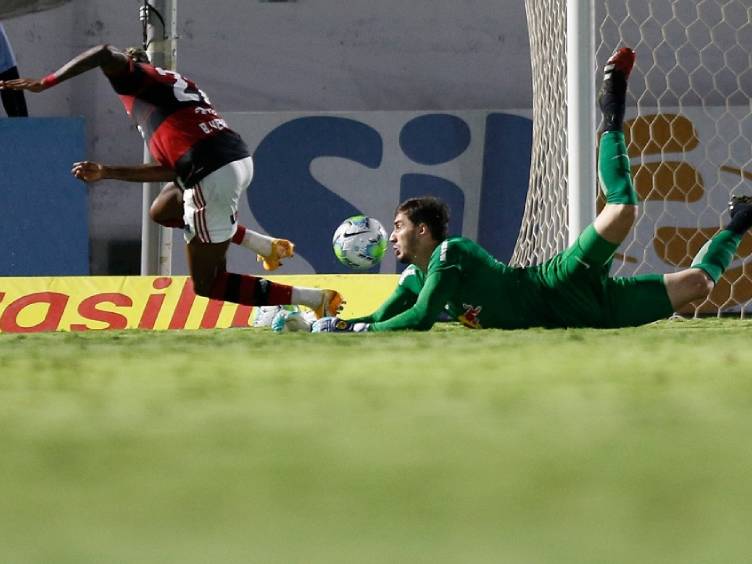 Flamengo fica no 1 a 1 em Bragança. Inter pode abrir 4 pontos