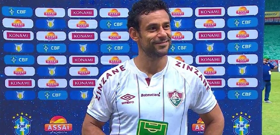 Fred premiado com o Craque do Jogo, da Globo, após Fluminense 1 a 0 no Bahia