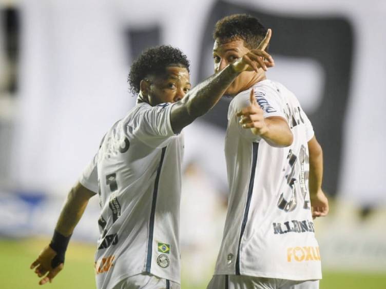 Santos vence clássico e só depende de si para ir à Libertadores