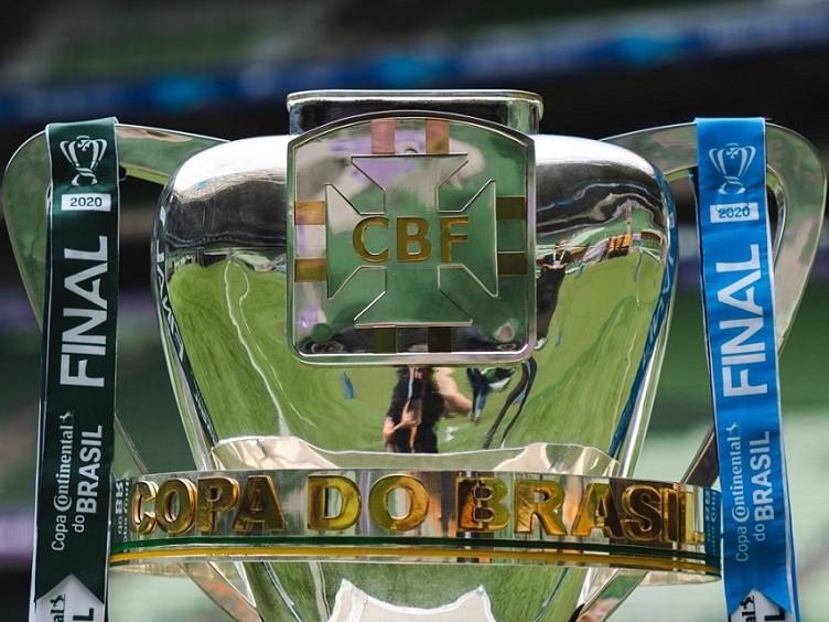 Taça que será entregue no Allianz Parque ao campeão da Copa do Brasil 2020