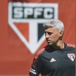 destaque crespo escudo do spfc