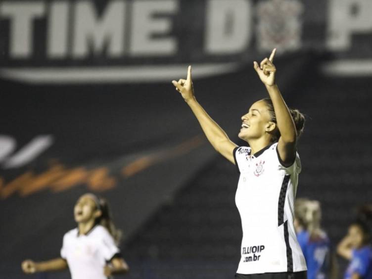 Gabi Nunes comora gol na estreia do atual campeão corinthians no brasileiro feminino