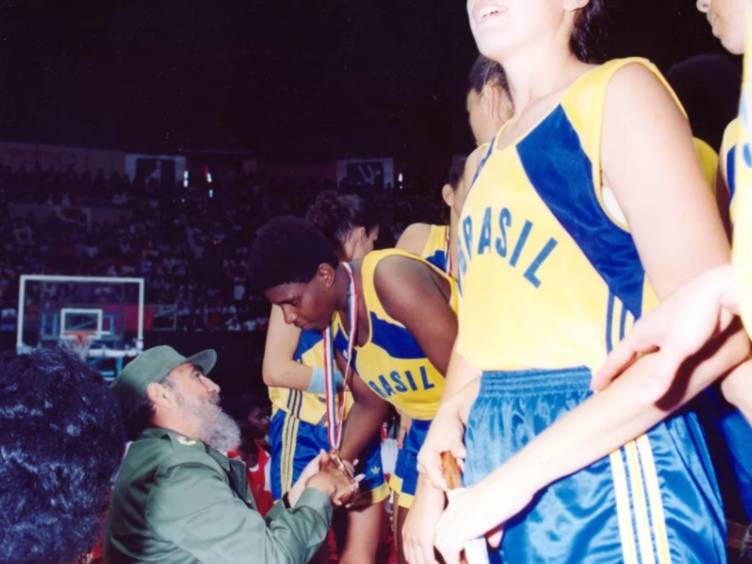 Covid-19: morre a campeã mundial de basquete Ruth de Souza