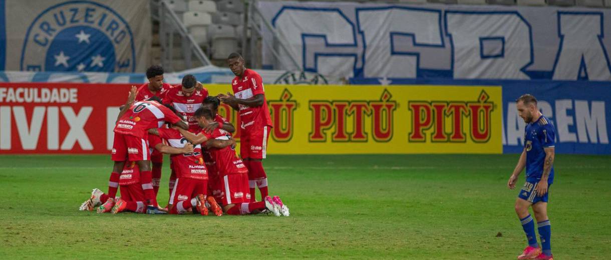 Cruzeiro perde a segunda e ocupa a lanterna da Série B