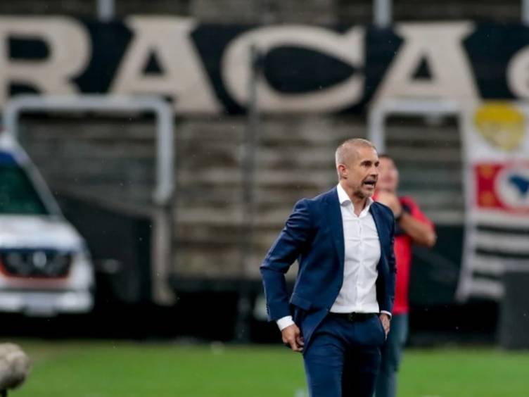 corinthians x atlético-go sylvinho na estreia em itaquera