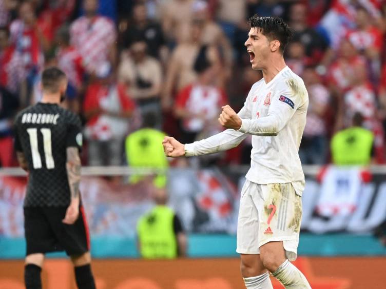 morata comemora o quarto gol espanhol contra a croácia nas oitavas da euro 2020