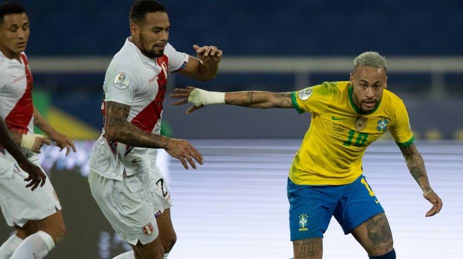 em destaque neymar em meio a marcadores peruanos na semifinal da copa américa 2021