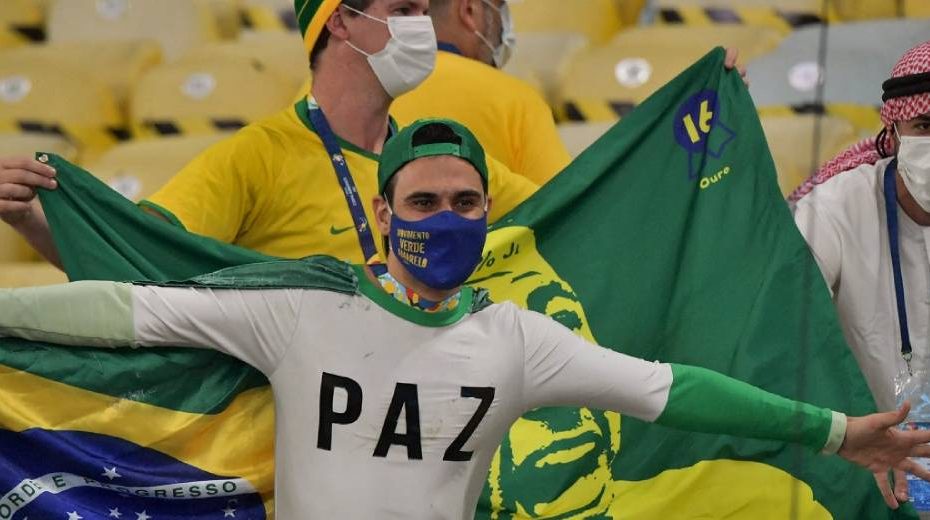 em destaque torcedores no maracanã durante a final da Copa América no último sábado no Maracanã