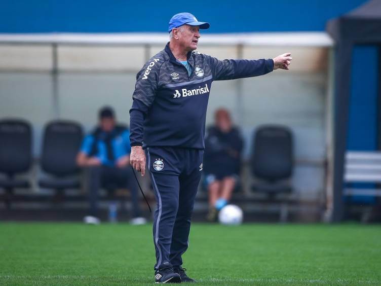 Felipão, em treino do Grêmio antes do mata-mata da Copa do Brasil