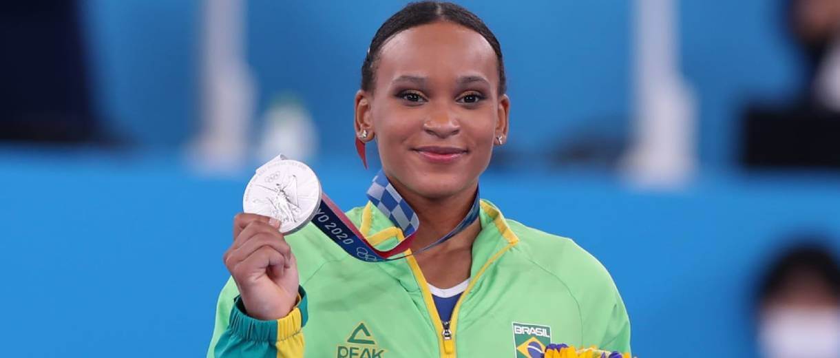 Rebeca Andrade conquista a medalha de prata na ginástica