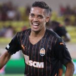 foto pedrinho ex corinthians shakhtar contra monaco champions 2022