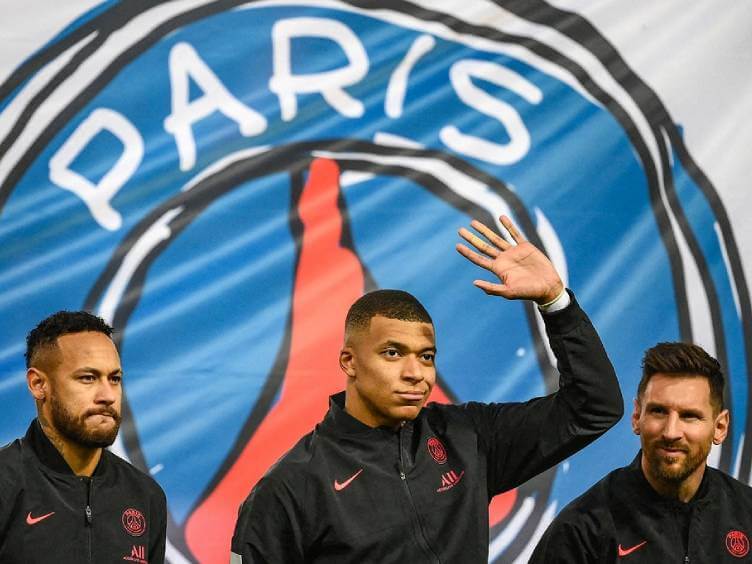 neymar junto com mbappé e messi estrelas do psg na champions 2021-2022