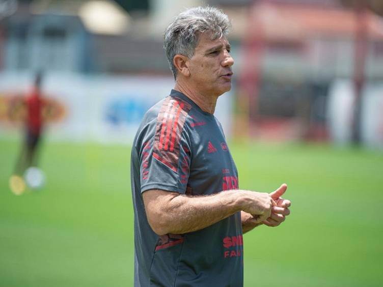 renato gaúcho treinador do flamengo no ct ninho do urubu