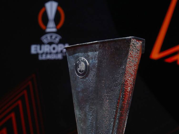 trofeu da uefa europa league 2021-2022