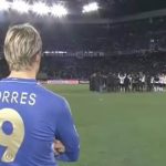 fernando torres do chelsea vendo festa corinthians mundial de clubes 2012 reproducao 1