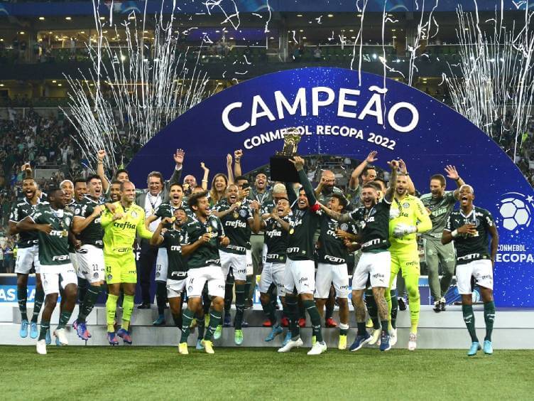 palmeiras ergue trofeu de campeão da recopa sul-americana 2022