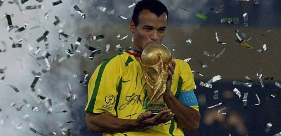 cafu capitao do brasil copa do mundo 2002