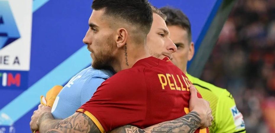 jogadores de roma e lazio se abraçam - Derby Della Capitale