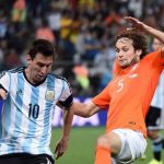 Messi pela Argentina e Daley Blind pela Holanda nas semifinais da Copa de 2014 no Brasil foto site da fifa FIFA World Cup 1