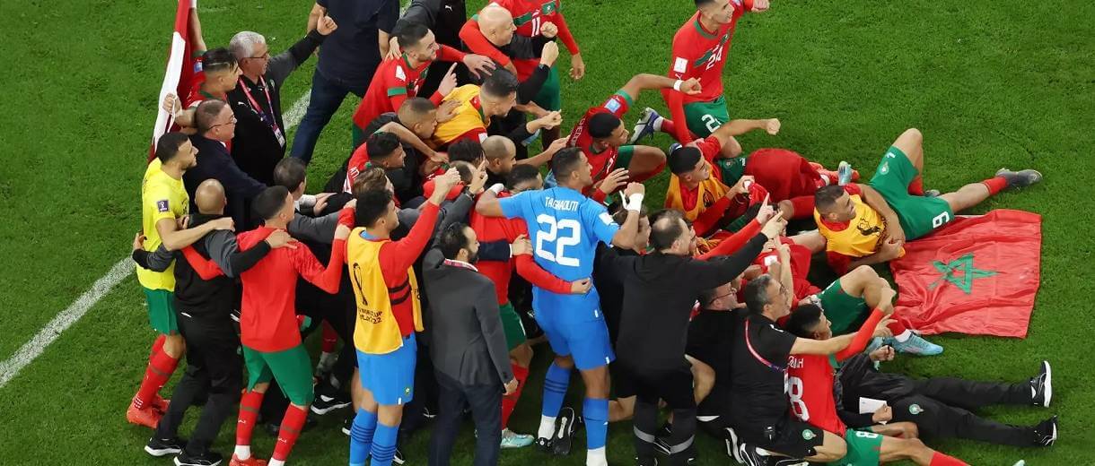 selecao de marrocos celebra classificacao para semifinais da copa do mundo catar 2022