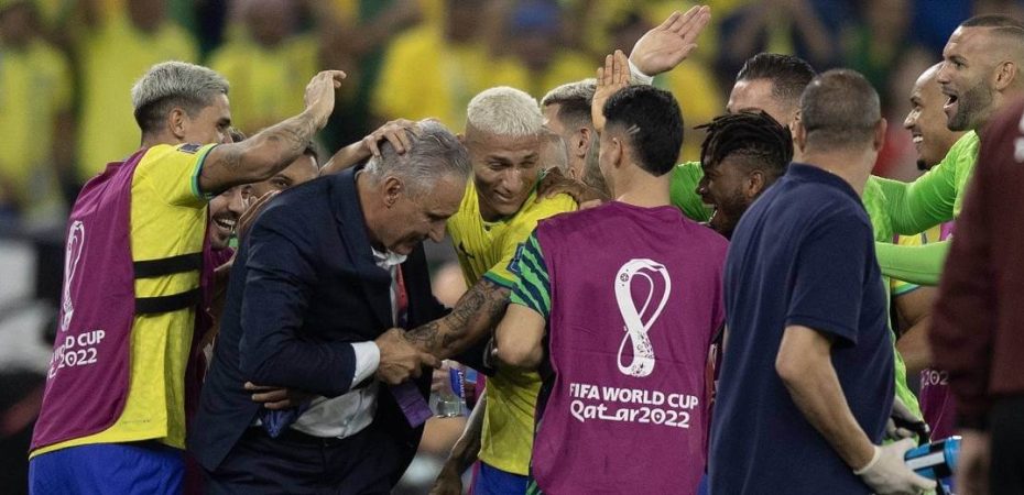 jogadores comemoram gol com tecnico tite em brasil x coreia do sul copa 2022 foto lucas figueiredo cbf 1