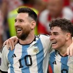 messi e julian alvarez comemorando Argentina x Croatia Semifinal copa catar 2022 site da fifa FIFA World Cup Qatar 2022 1