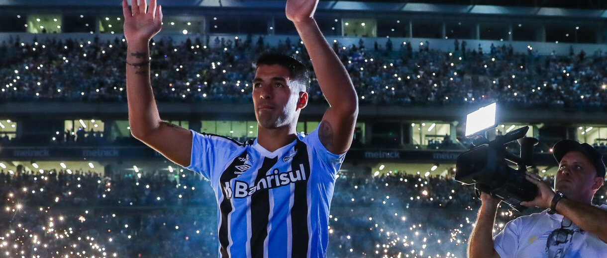 Suárez chega com moral no Grêmio