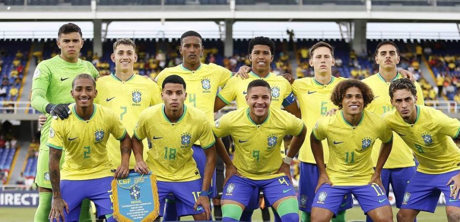 jogadores da selecao brasileira posam para foto no sul-americano sub-20 colombia 2023