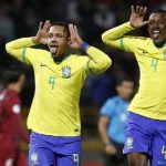 vitor roque e robert renan comemorando gol pela selecao sub 20 no sul americano foto rafael ribeiro cbf 1