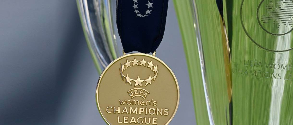 medalha e trofeu pa da Uefa Womens Champions League