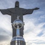 trofeu da libertadores e cristo redentor no rio de janeiro sede da final de 2023 divulgacao