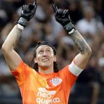 cassio na neoquimica arena apontando ceu em jogo do corinthians paulistao 2023