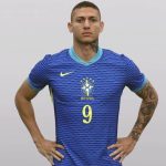 richarlison com nova camisa azul da selecao fotos media day creditos rafael ribeiro cbf ()