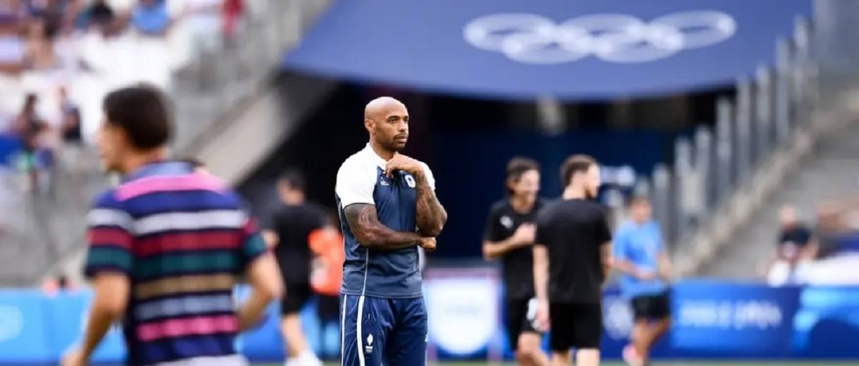 henry tecnico da franca durante treino antes de quartas contra argentina do futebol paris foto federation francaise de football