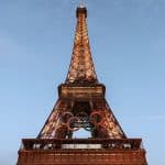 torre eiffel com arcos olimpicos em paris foto gaspar nobrega cob