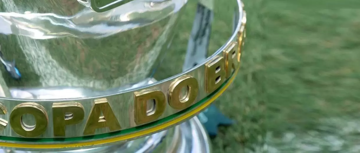 em destaque taça da copa do brasil no campo